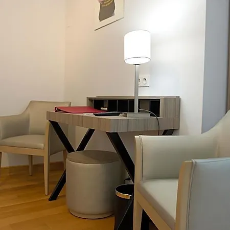 Hotel Restaurant Des Remparts 3*