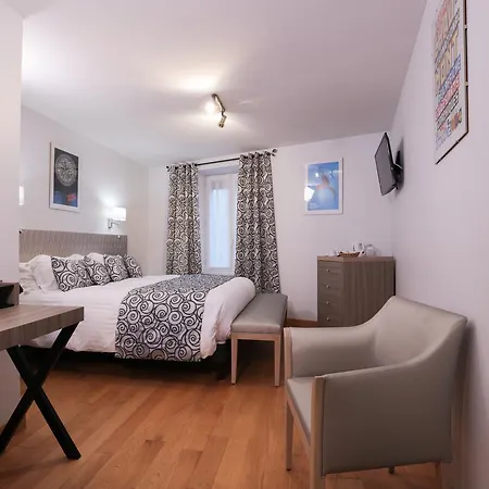 Restaurant Des Remparts Hotell 3*