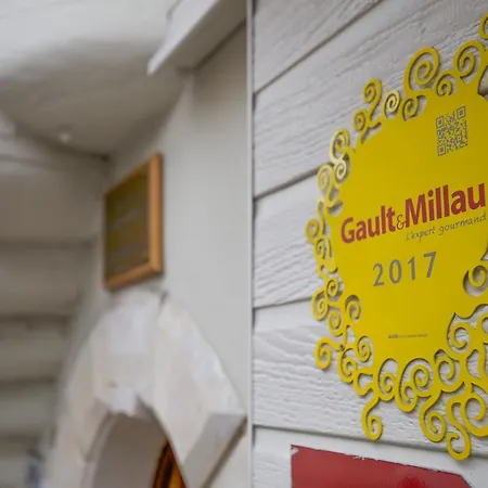 Restaurant Des Remparts فندق 3*