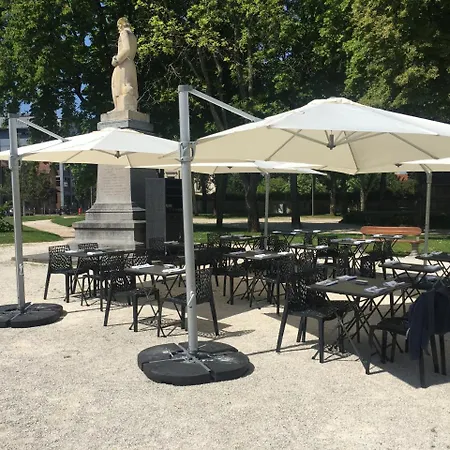 מלון Restaurant Des Remparts 3*